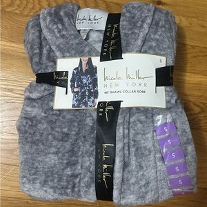 Nicole Miller Soft Gray Shawl Collar Robe